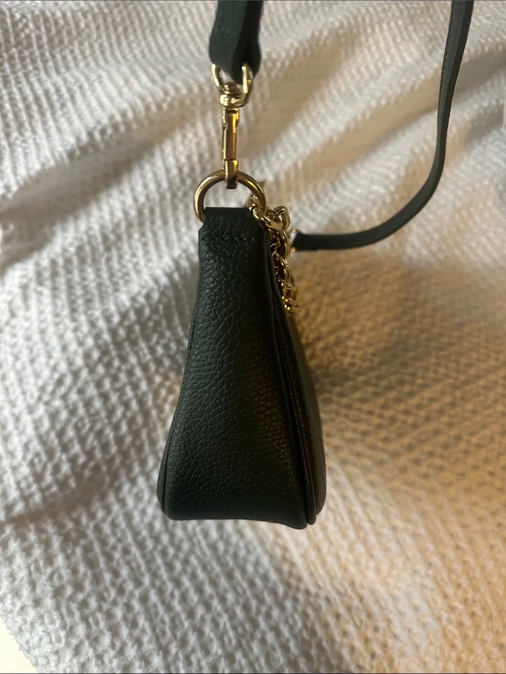 N/A sleek dark